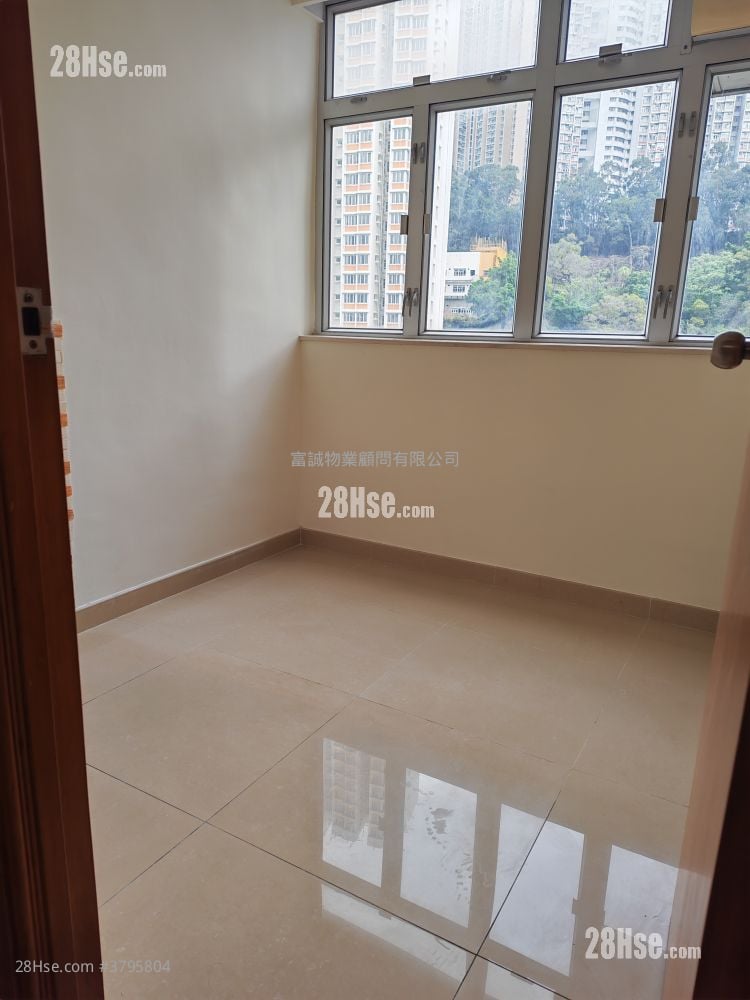 Tsui Ping (North) Estate Sell 2 Bedrooms , 1 Bathroom 381 ft²