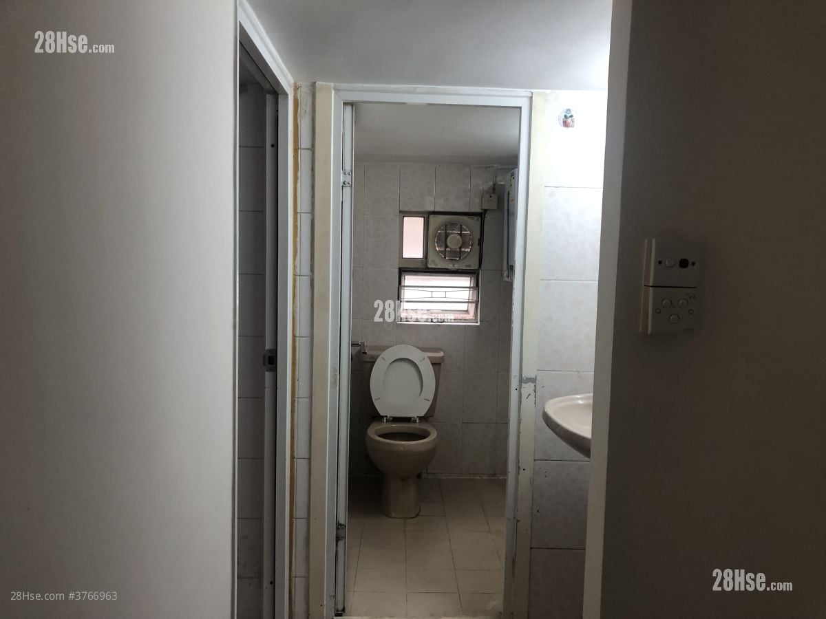 荃湾国瑞道海坝新村63号M/F楼 租盘 3 房