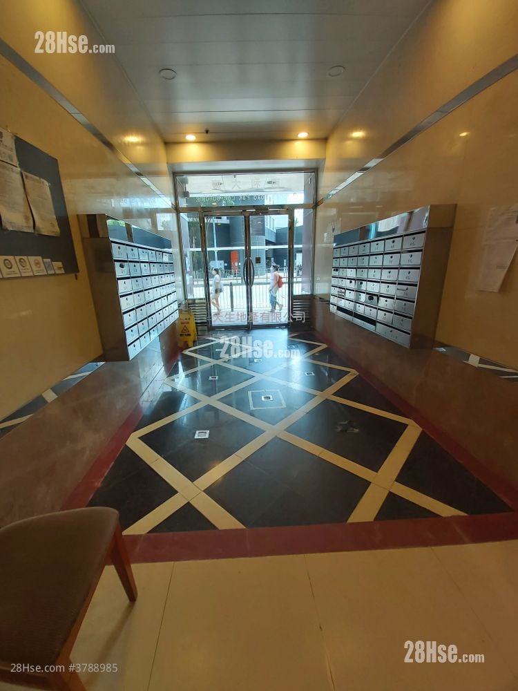 Pak Lee Building Sell 3 Bedrooms , 1 Bathroom 670 ft²