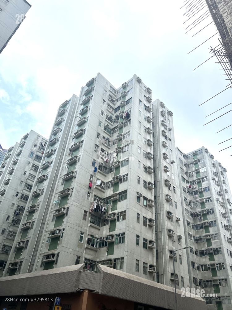 Wyler Garden Sell 2 Bedrooms , 1 Bathroom 335 ft²