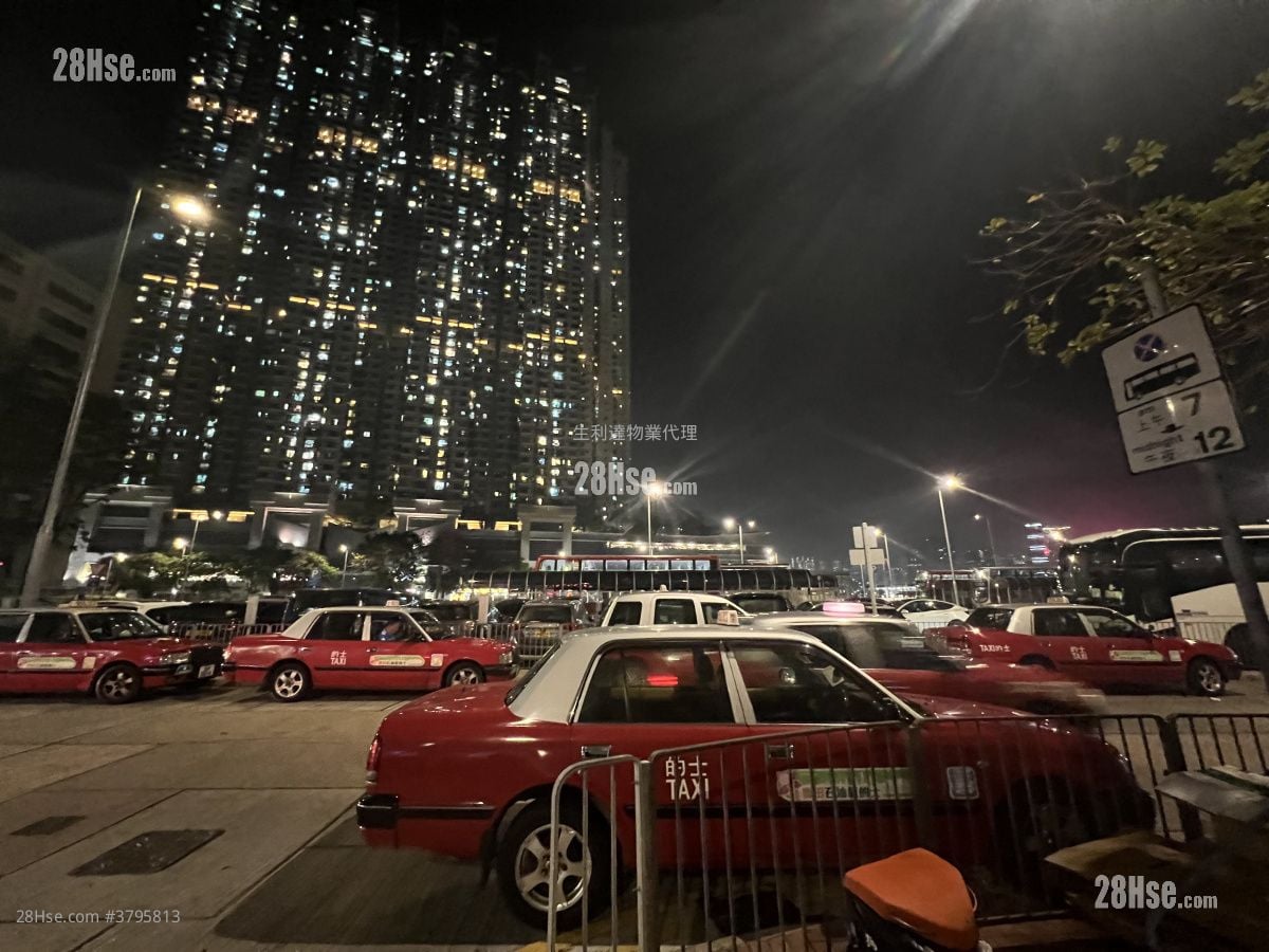 Wyler Garden Sell 2 Bedrooms , 1 Bathroom 335 ft²