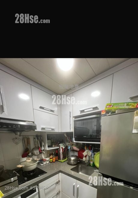 Beverly Court Sell 2 Bedrooms , 1 Bathroom 388 ft²