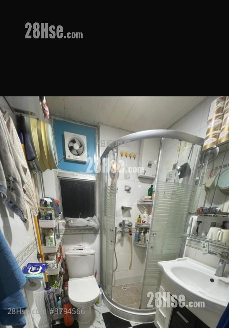 Beverly Court Sell 2 Bedrooms , 1 Bathroom 388 ft²