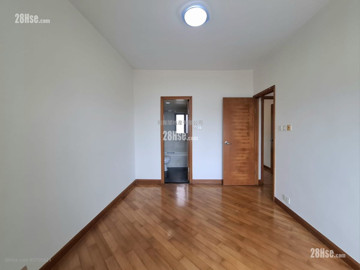 Coastal Skyline Sell 3 Bedrooms , 2 Bathrooms 781 ft²