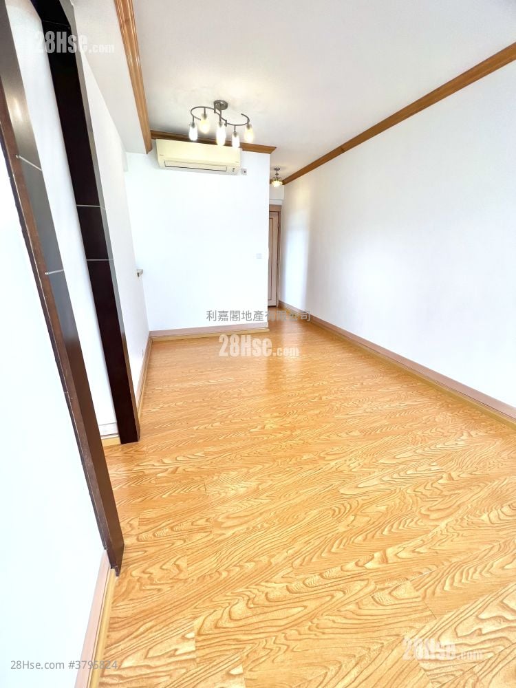 The Orchards Sell 3 Bedrooms , 2 Bathrooms 752 ft²