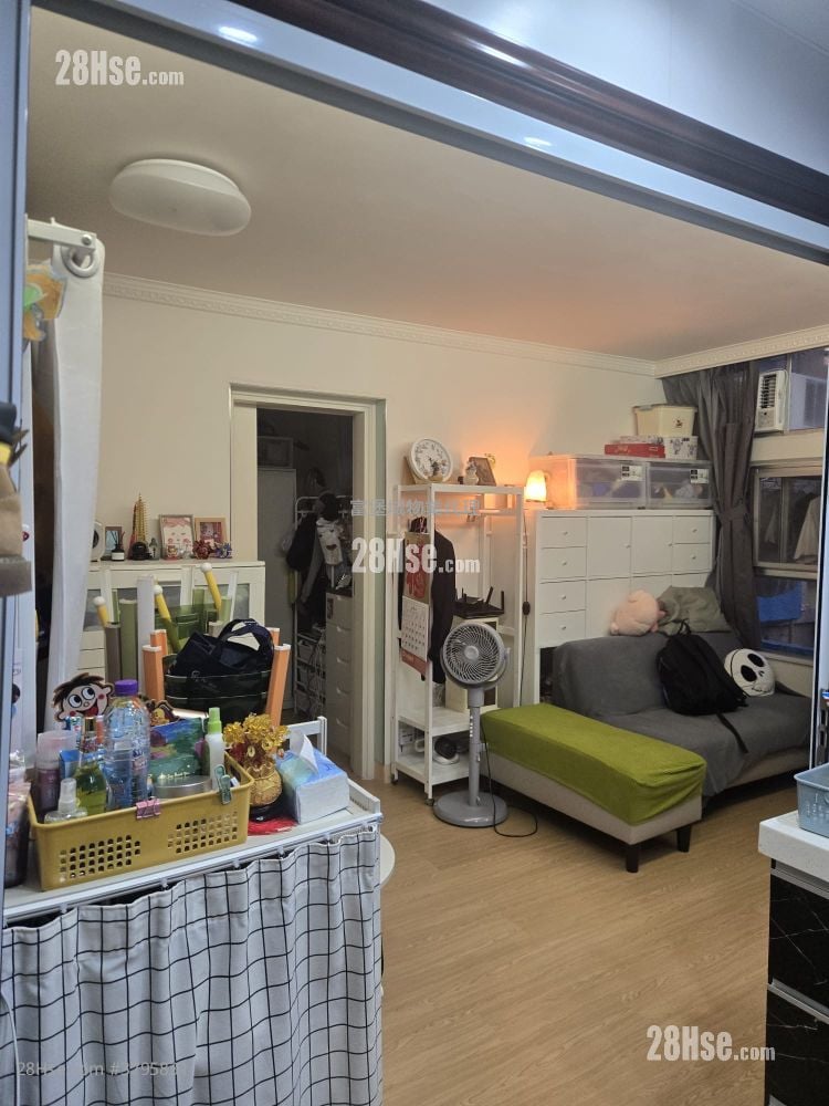 Hong Lam Court Sell 2 Bedrooms , 1 Bathroom 401 ft²