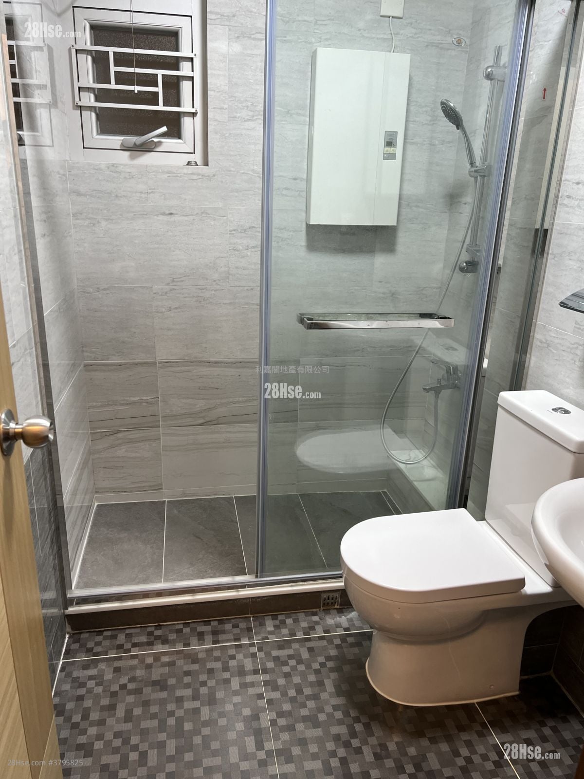 栢蕙苑 售盘 3 房 , 1 浴室 626 平方尺