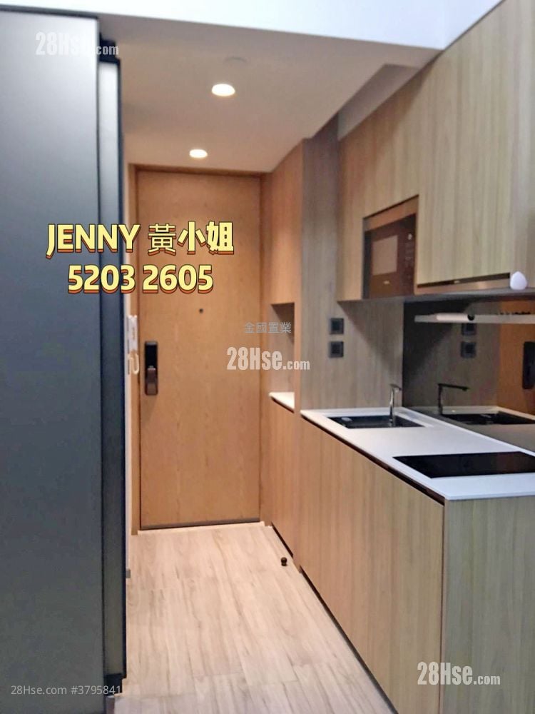 Seven Victory Avenue Rental Studio , 1 Bathroom 181 ft²