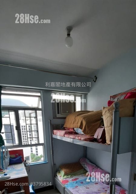 Kornhill Garden Sell 2 Bedrooms , 1 Bathroom 431 ft²