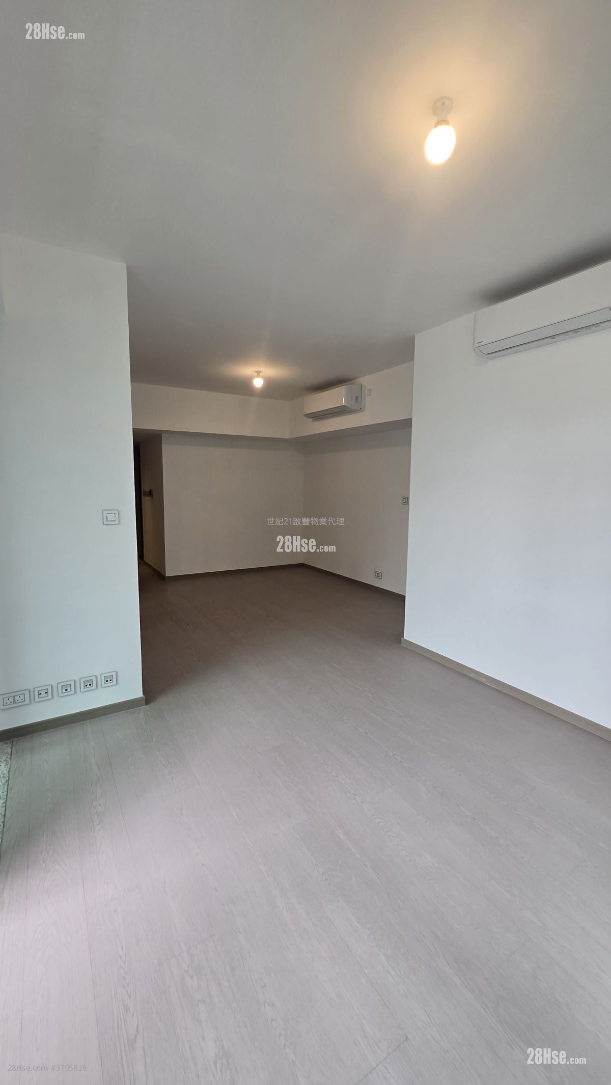 The Southside Rental 3 Bedrooms , 3 Bathrooms 963 ft²