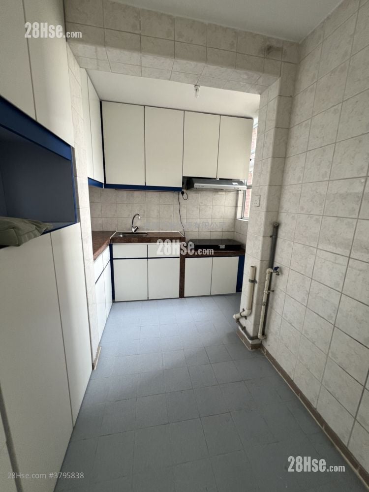 Yu Tung Court Sell 1 Bedroom , 1 Bathroom 426 ft²