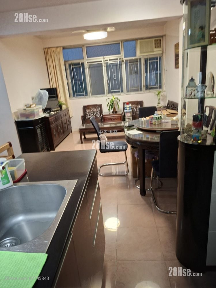 Tam Kung Mansion Sell 3 Bedrooms , 1 Bathroom 692 ft²