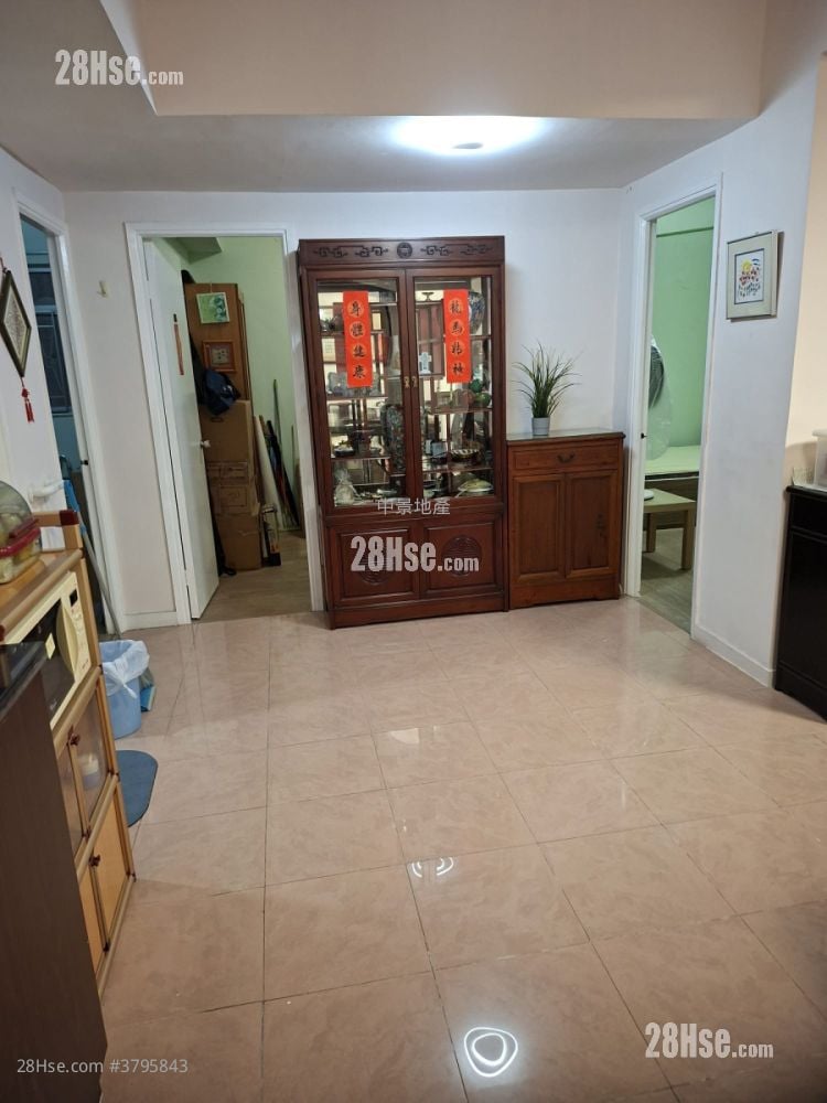 Tam Kung Mansion Sell 3 Bedrooms , 1 Bathroom 692 ft²