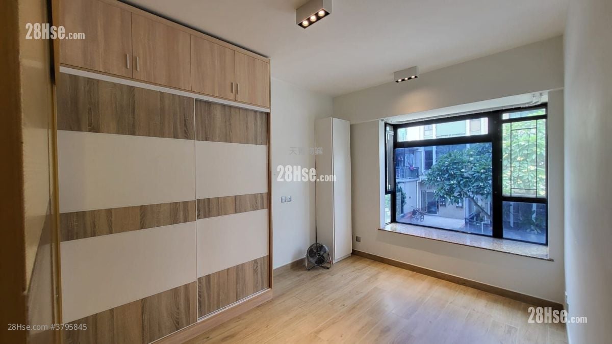 Villa Pinada House Rental 2 Bedrooms , 2 Bathrooms 589 ft²