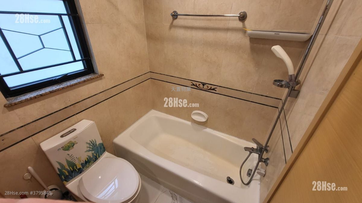 Villa Pinada House Rental 2 Bedrooms , 2 Bathrooms 589 ft²