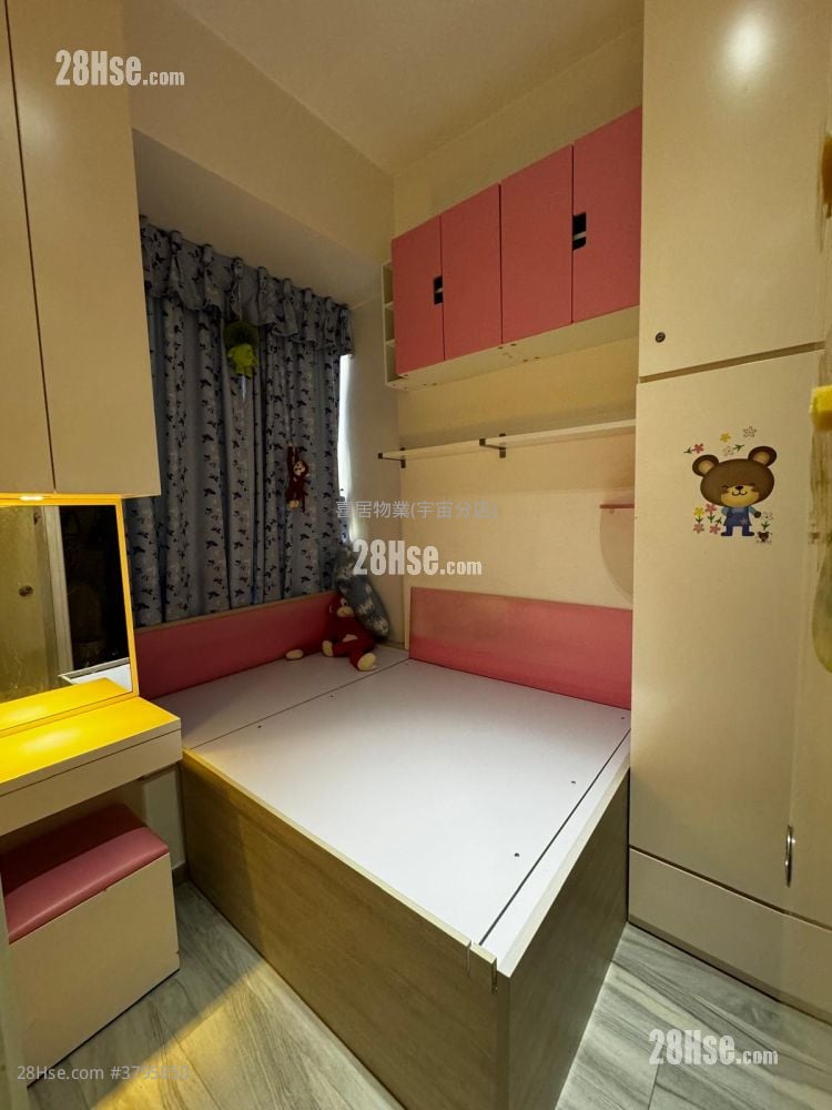 One New York Sell 1 Bedroom , 1 Bathroom 240 ft²