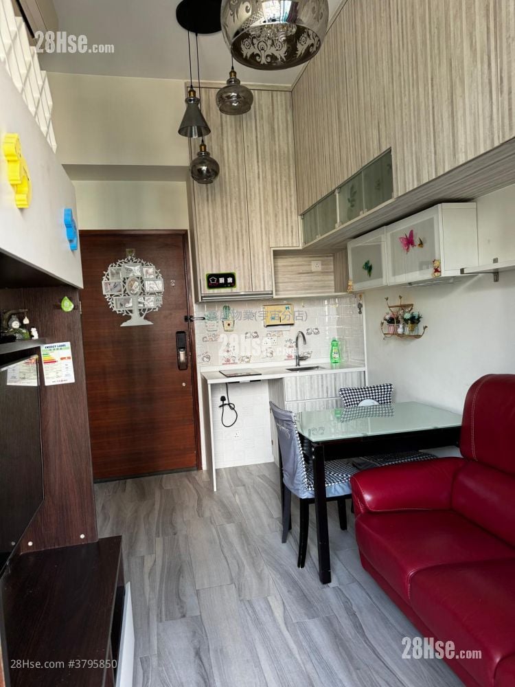 One New York Sell 1 Bedroom , 1 Bathroom 240 ft²