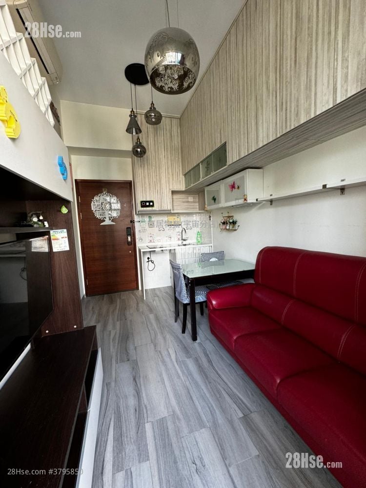 One New York Sell 1 Bedroom , 1 Bathroom 240 ft²