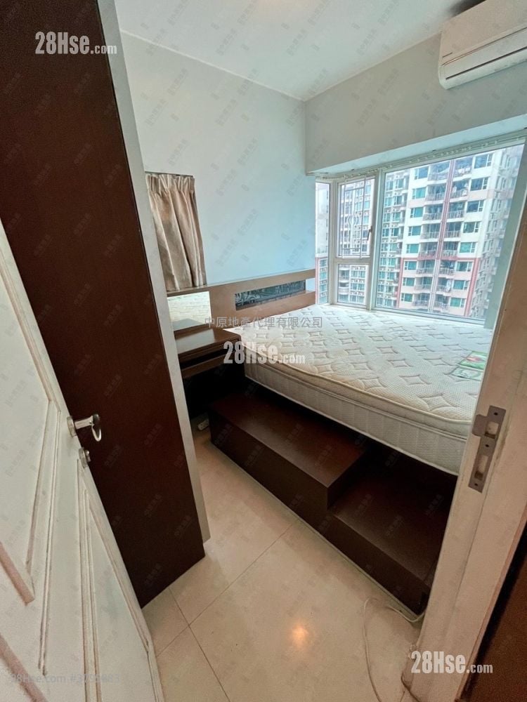 Central Park Towers Sell 2 Bedrooms , 1 Bathroom 502 ft²