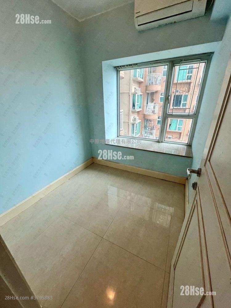 Central Park Towers Sell 2 Bedrooms , 1 Bathroom 502 ft²