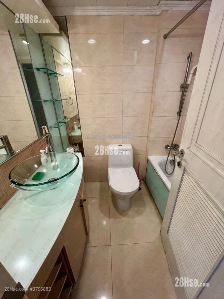 Central Park Towers Sell 2 Bedrooms , 1 Bathroom 502 ft²