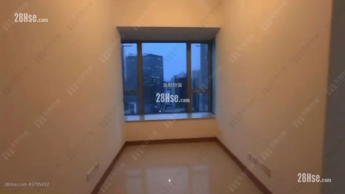 万景峯 售盘 2 房 520 平方尺