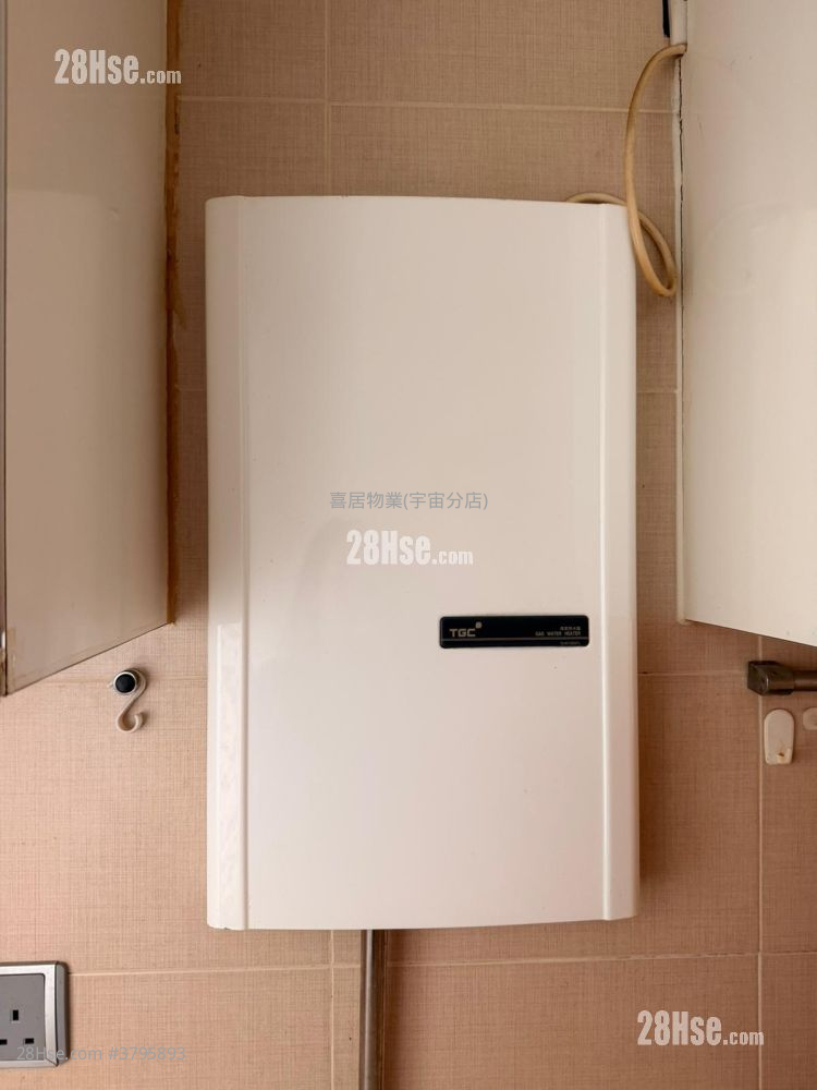 Gold Ming Building Sell 1 Bedroom , 1 Bathroom 256 ft²