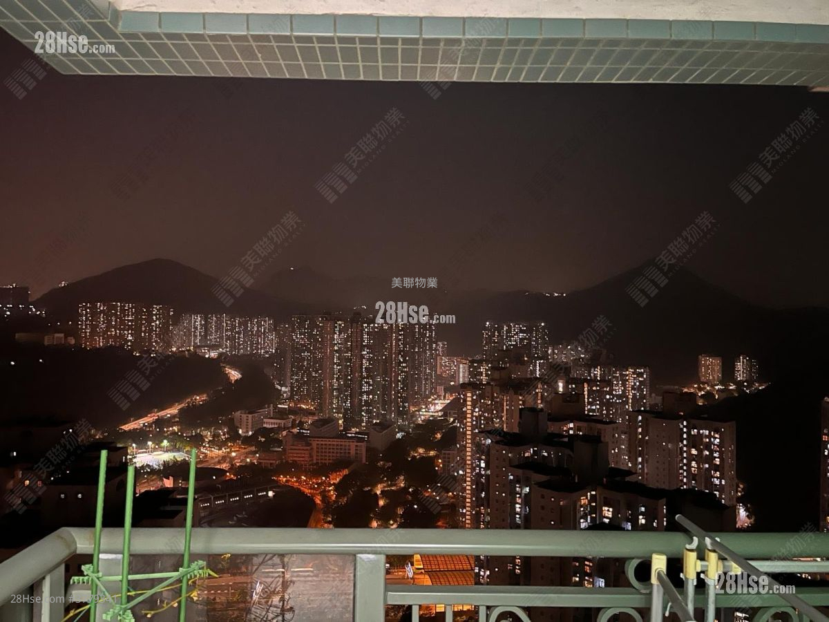 Residence Oasis Sell 3 Bedrooms , 3 Bathrooms 667 ft²