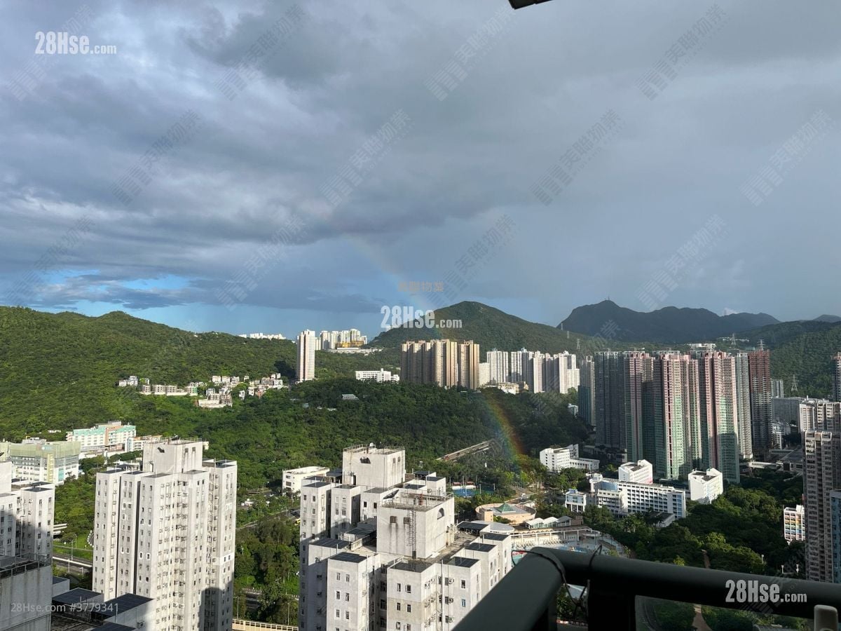 Residence Oasis Sell 3 Bedrooms , 3 Bathrooms 667 ft²