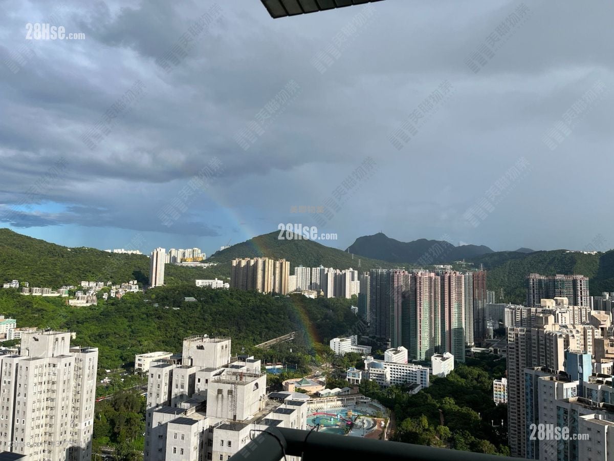 Residence Oasis Sell 3 Bedrooms , 3 Bathrooms 667 ft²