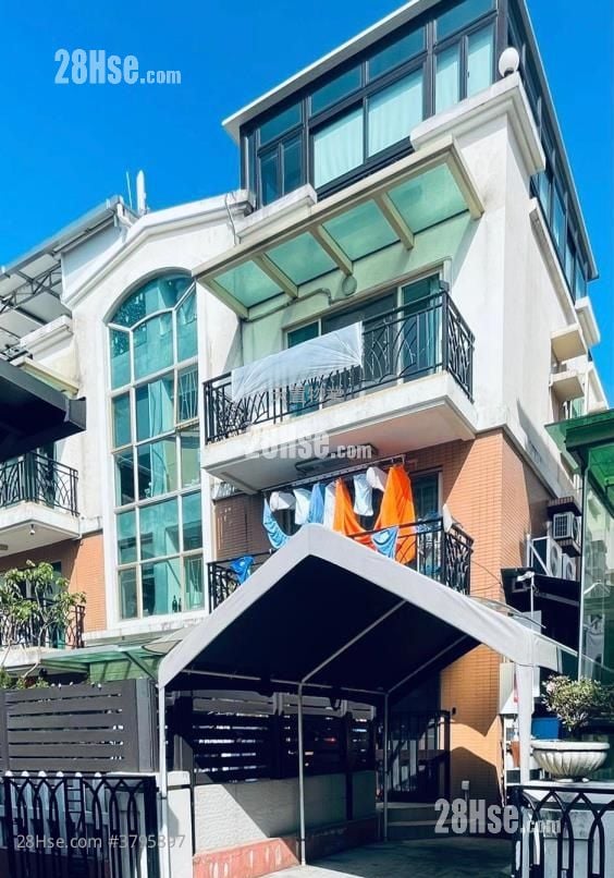 悦富豪苑 租盘 5+ 房 , 2 浴室 1,400 平方尺