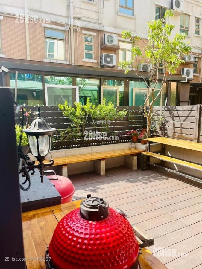 悦富豪苑 租盘 5+ 房 , 2 浴室 1,400 平方尺