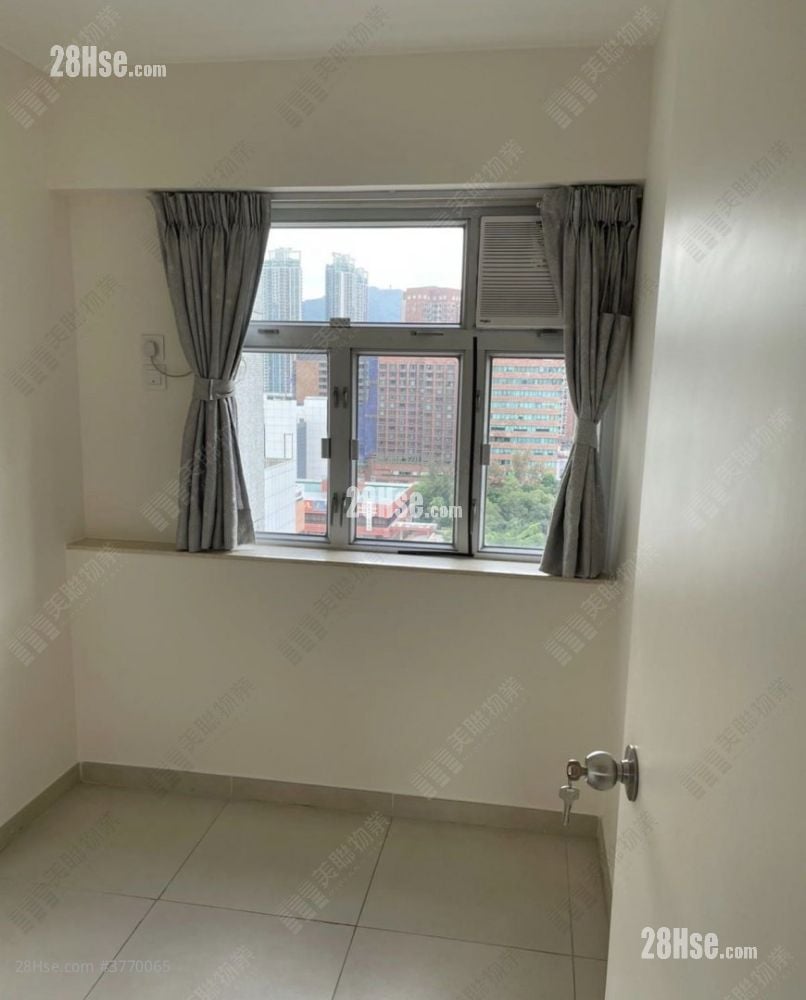 Shatin Centre Sell 3 Bedrooms , 1 Bathroom 390 ft²