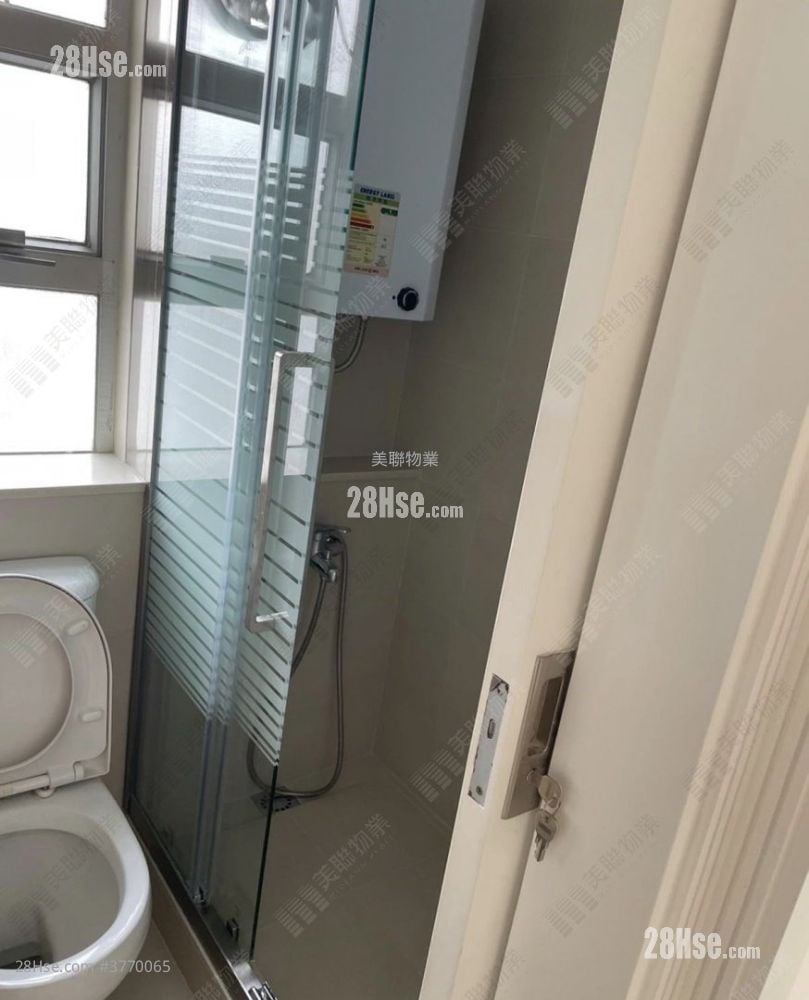 Shatin Centre Sell 3 Bedrooms , 1 Bathroom 390 ft²