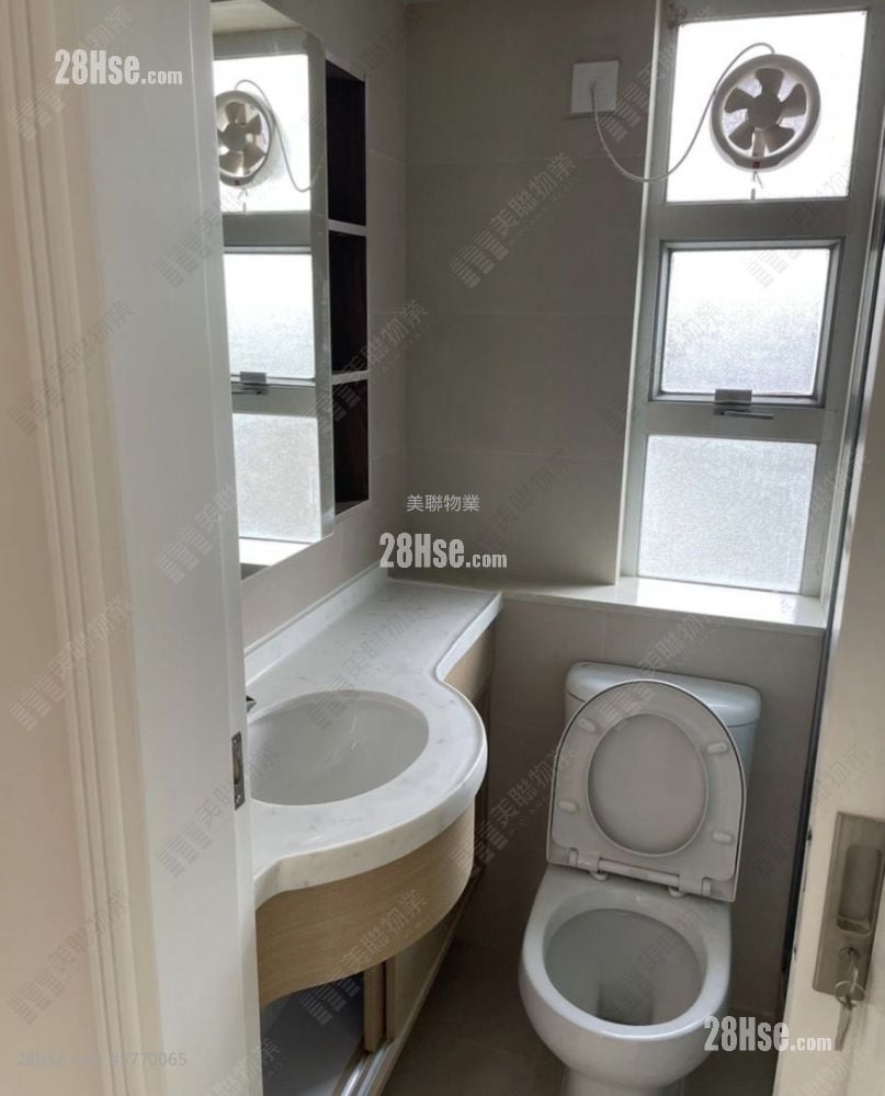 Shatin Centre Sell 3 Bedrooms , 1 Bathroom 390 ft²