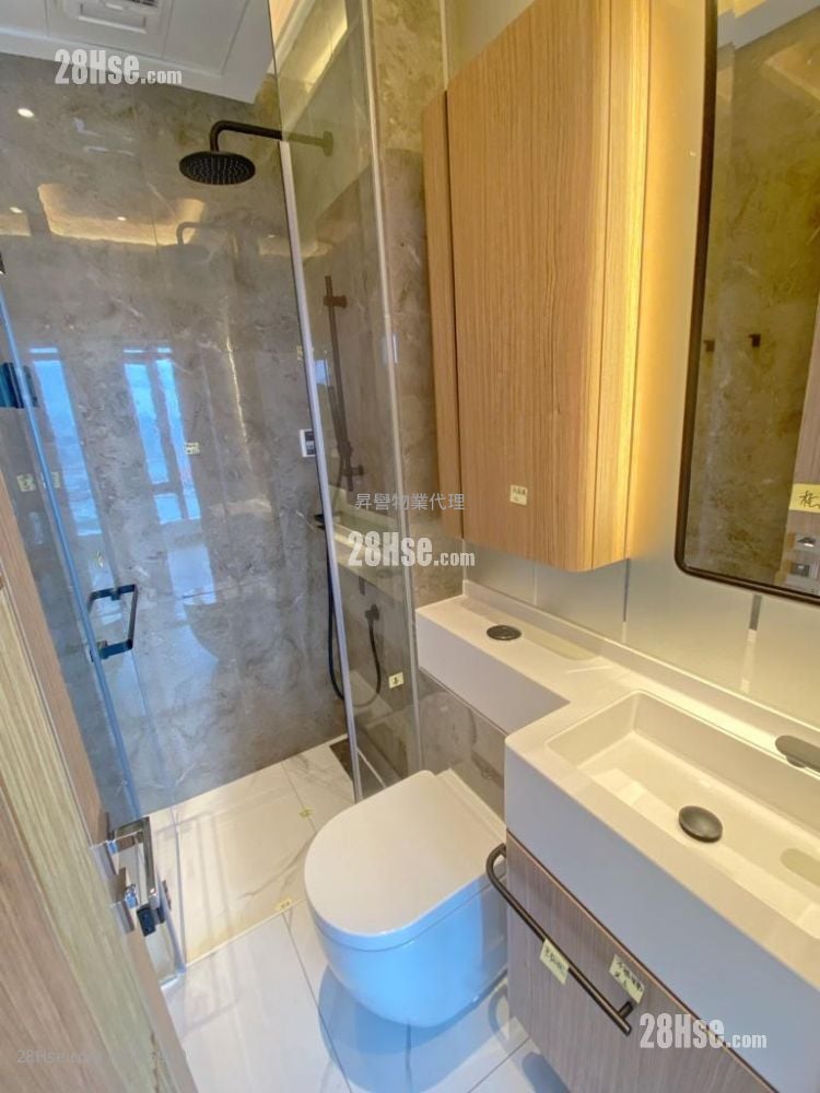 The Vantage Sell 2 Bedrooms , 2 Bathrooms 425 ft²