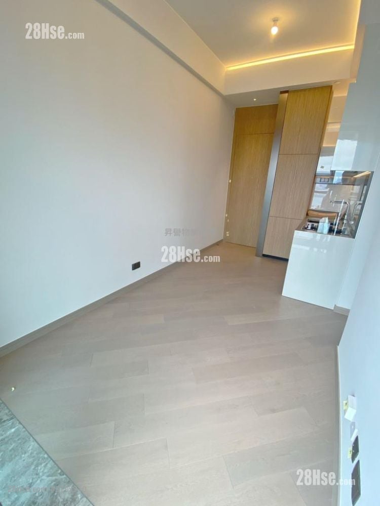 The Vantage Sell 2 Bedrooms , 2 Bathrooms 425 ft²