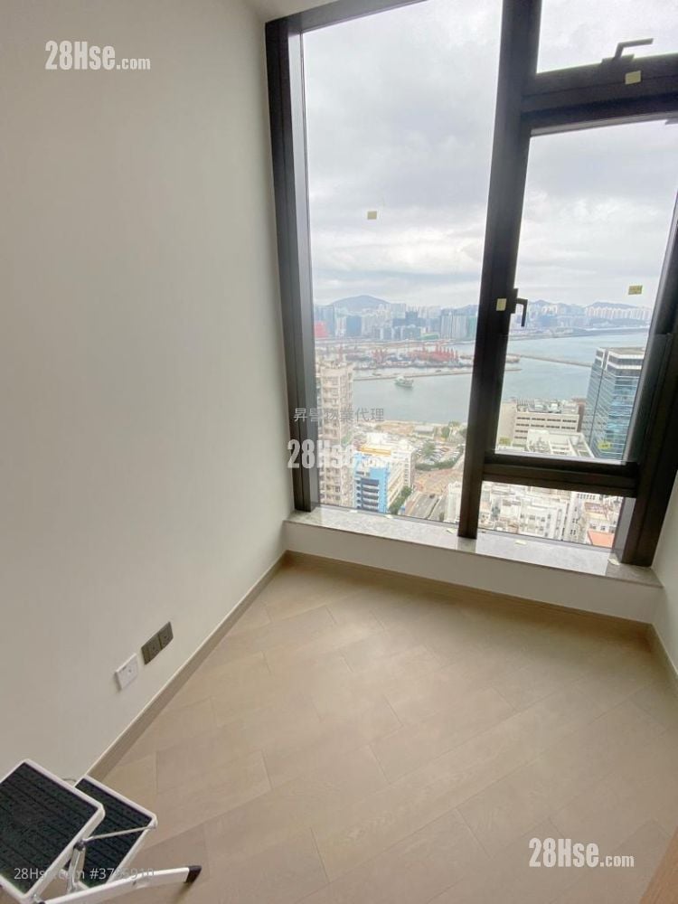 The Vantage Sell 2 Bedrooms , 2 Bathrooms 425 ft²