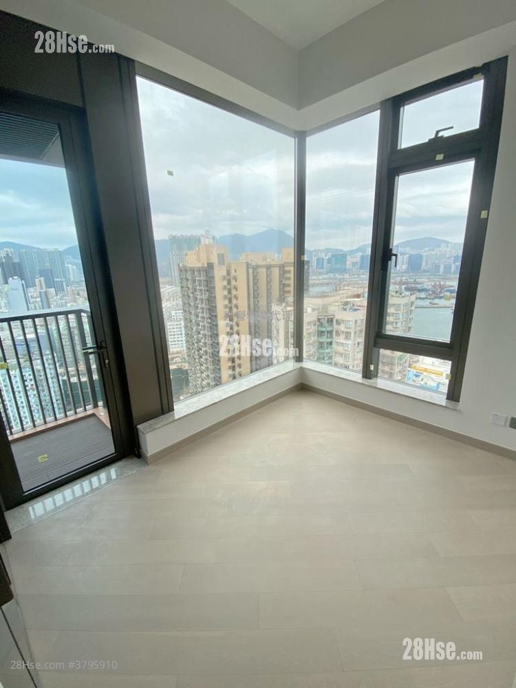 The Vantage Sell 2 Bedrooms , 2 Bathrooms 425 ft²