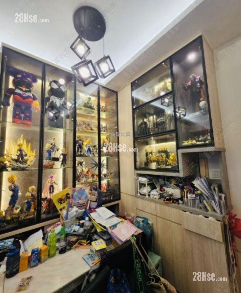 Indihome Sell 3 Bedrooms 538 ft²