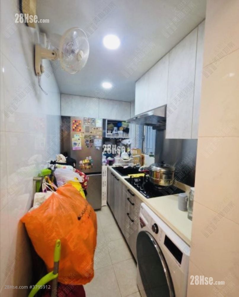 Indihome Sell 3 Bedrooms 538 ft²