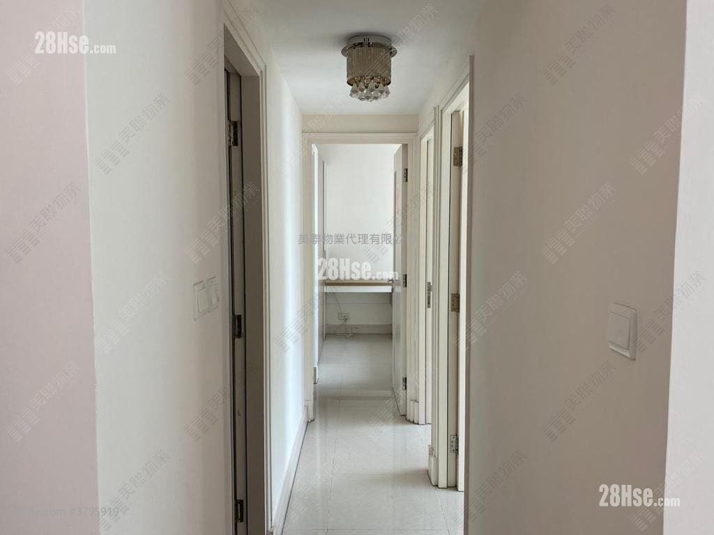 Le Prestige Sell 3 Bedrooms , 2 Bathrooms 686 ft²