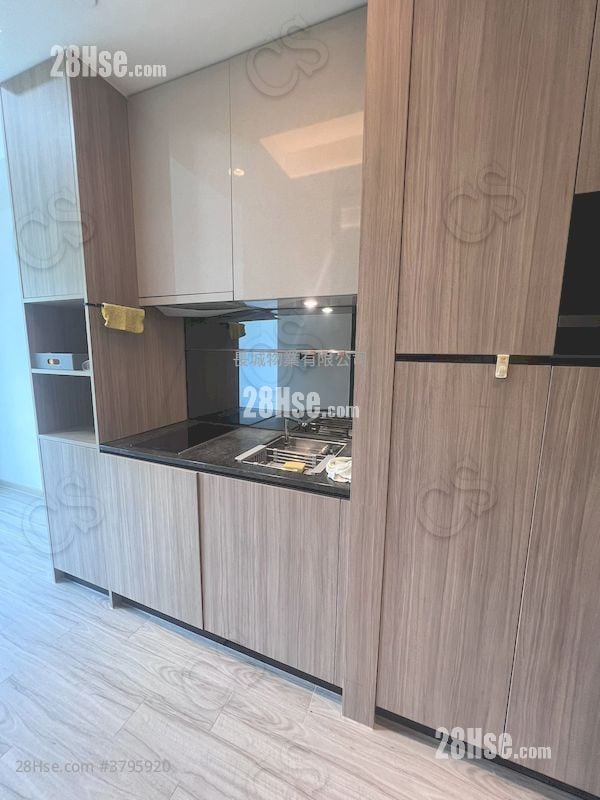 Novum East Sell Studio , 1 Bathroom 218 ft²