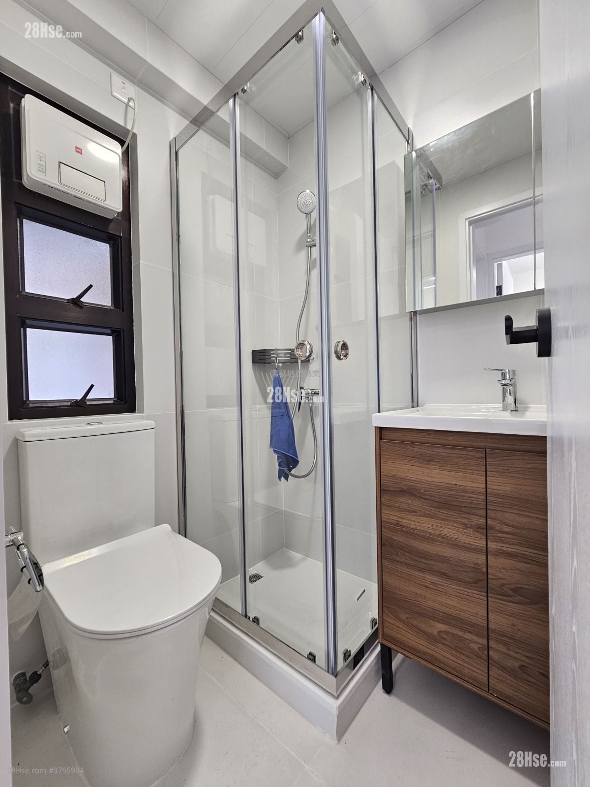 Royal Building Rental 3 Bedrooms , 2 Bathrooms 391 ft²