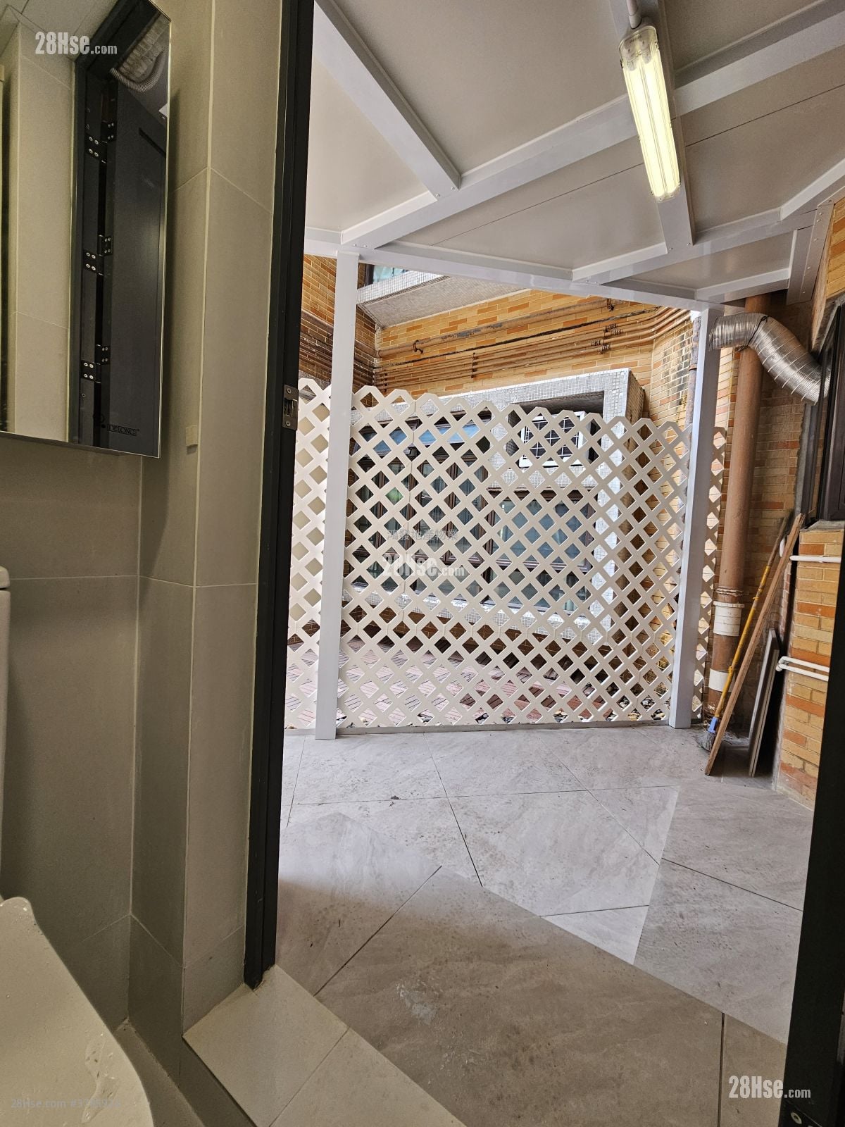 Royal Building Rental 3 Bedrooms , 2 Bathrooms 391 ft²