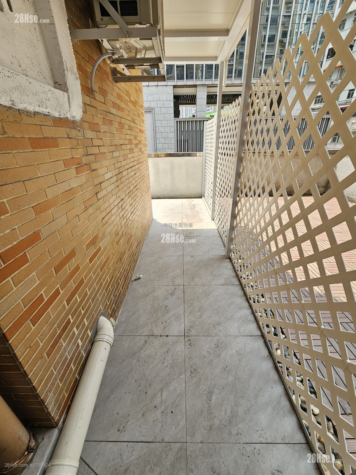 Royal Building Rental 3 Bedrooms , 2 Bathrooms 391 ft²