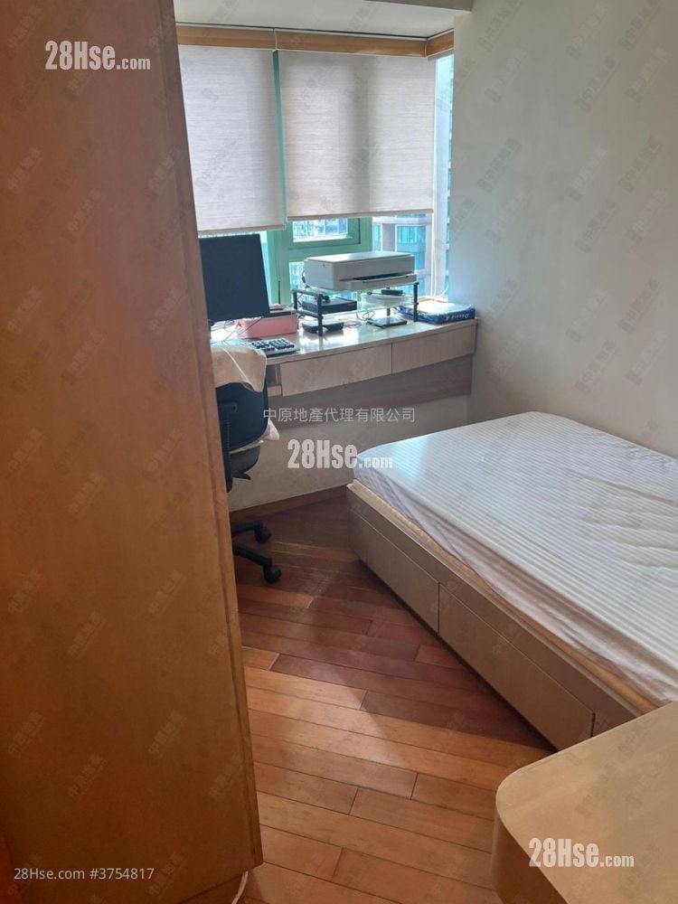 Vista Paradiso Sell 3 Bedrooms , 2 Bathrooms 733 ft²