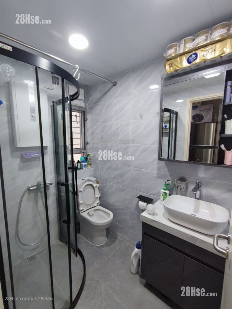Shan Lai Court Sell 2 Bedrooms , 1 Bathroom 447 ft²