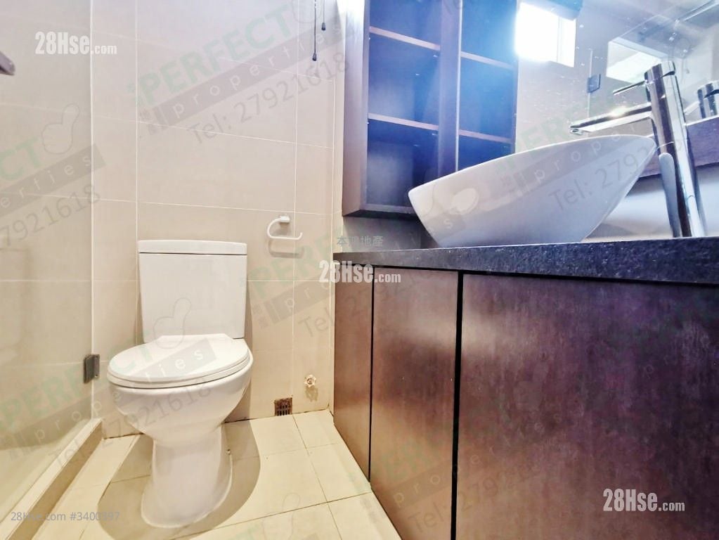 Fullway Garden Sell 3 Bedrooms 1,449 ft²