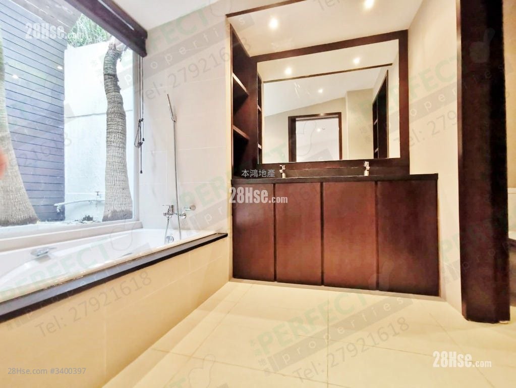 Fullway Garden Sell 3 Bedrooms 1,449 ft²